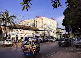 ibis Vientiane Nam Phu 4