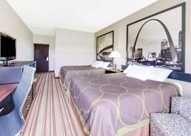 Super 8 by Wyndham Monett 3