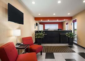 Super 8 by Wyndham Henryetta 2