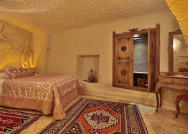 Phocas Cave Suites 5