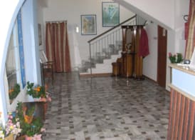 Beach Hotel 4