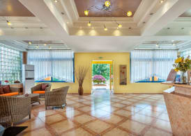 Atrium Hotel 3