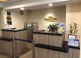 Microtel by Wyndham Boracay 5