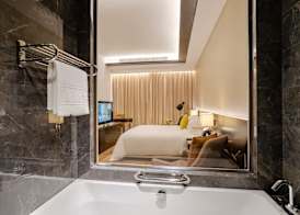 Johari Rotana 5