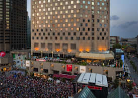 DoubleTree by Hilton Montreal 3