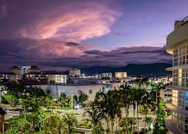 DoubleTree by Hilton Cairns 2