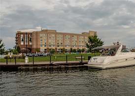 DoubleTree by Hilton Bay City - Riverfront 2