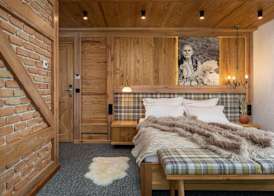 Zara Chalet 5