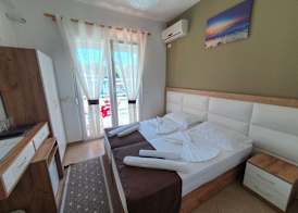 Brian Hotel 2