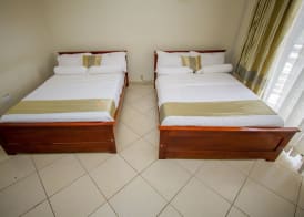Tiptone Hotel 5