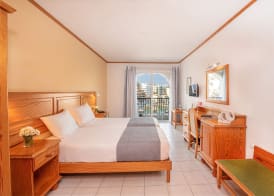 Gillieru Harbour Hotel 5