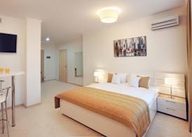 Familion ApartHotel 4