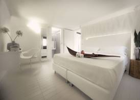Q Hotel 2