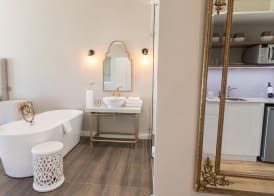 Protea Hotel by Marriott Stellenbosch & Conference Centre 4