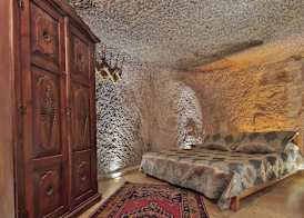 Shoestring Cave House 3