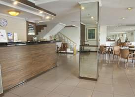 Nichols Airport Hotel 2