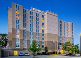 DoubleTree by Hilton Biloxi 2