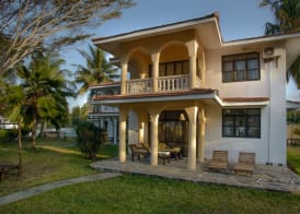 Bahari Dhow Beach Villas 4