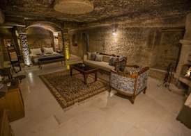 Divan Cave House 2