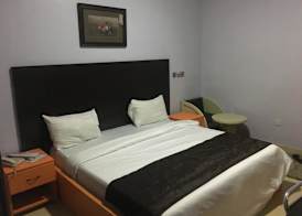 L'avalon Hotel and Suites 5