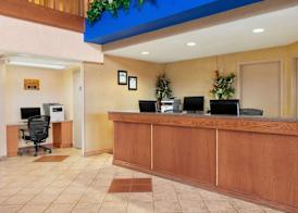 Days Inn & Suites by Wyndham Thompson 2