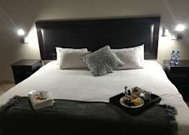 Manor Hills Guest Lodge 4