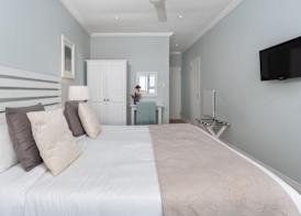 L X I Camps Bay 4