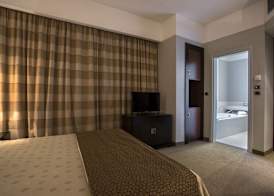 FlyOn Hotel & Conference Center 5