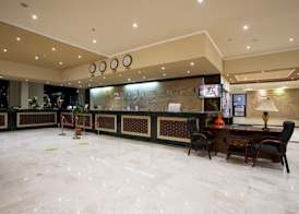AMC Royal Hotel & Spa 3