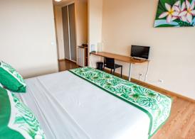 Tahiti Airport Motel 4