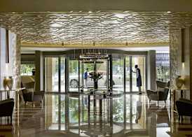 Two Seasons Hotel & Apartments 3