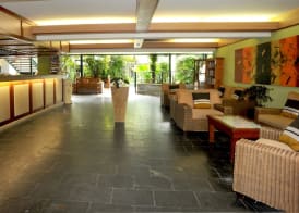 Bay Village Tropical Retreat 2