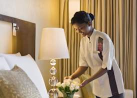 Courtyard by Marriott Mumbai International Airport 5
