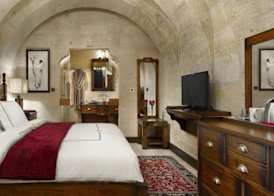 Seraphim Cave Suites & SPA 5