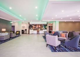 La Quinta Inn & Suites by Wyndham Cullman 2