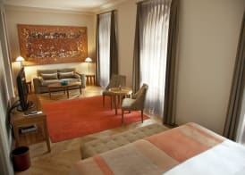 Tomtom Suites 5