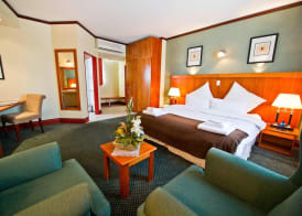 Protea Hotel by Marriott Windhoek Furstenhof 5