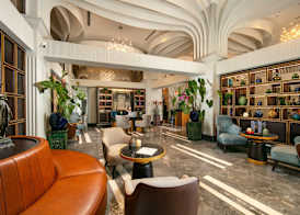 MAY DE VILLE Lakeside Hotel 4