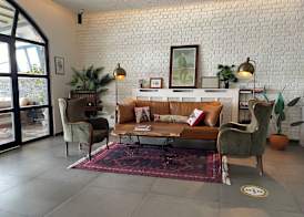 8 Rooms Hotel 5