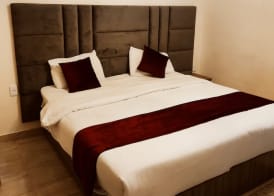 Golden Plaza Hotel 5