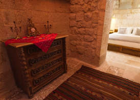Solo Cave Suites 4