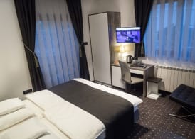 Log In Rooms 3