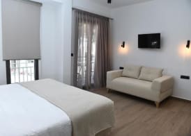Liberty of Nafplio 3