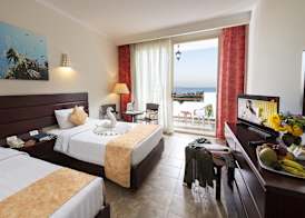 Three Corners Equinox Beach Resort 5