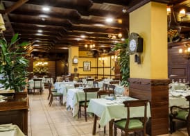Hotel Azofra 3