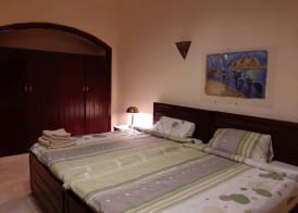 Nile Compound 5