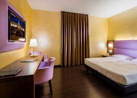 Base Hotel 4