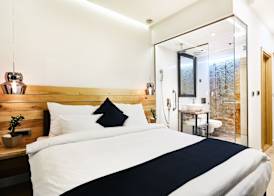 One Luxury Suites 2