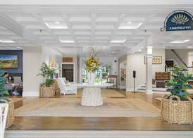 Nantucket Inn 3