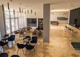 Arena Hotel Holiday 4